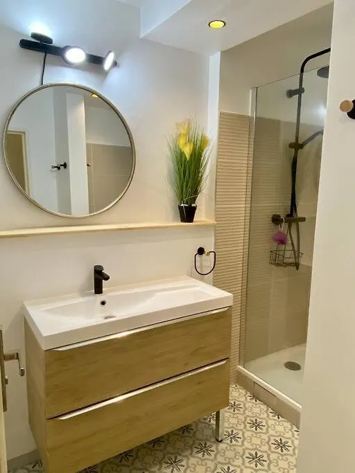 Magnifique T3 Renove, 15Min A Pied Cv, Pkg Prive Apartment Aix-en-Provence